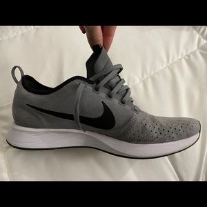 Nike Men’s Dualtone Racer